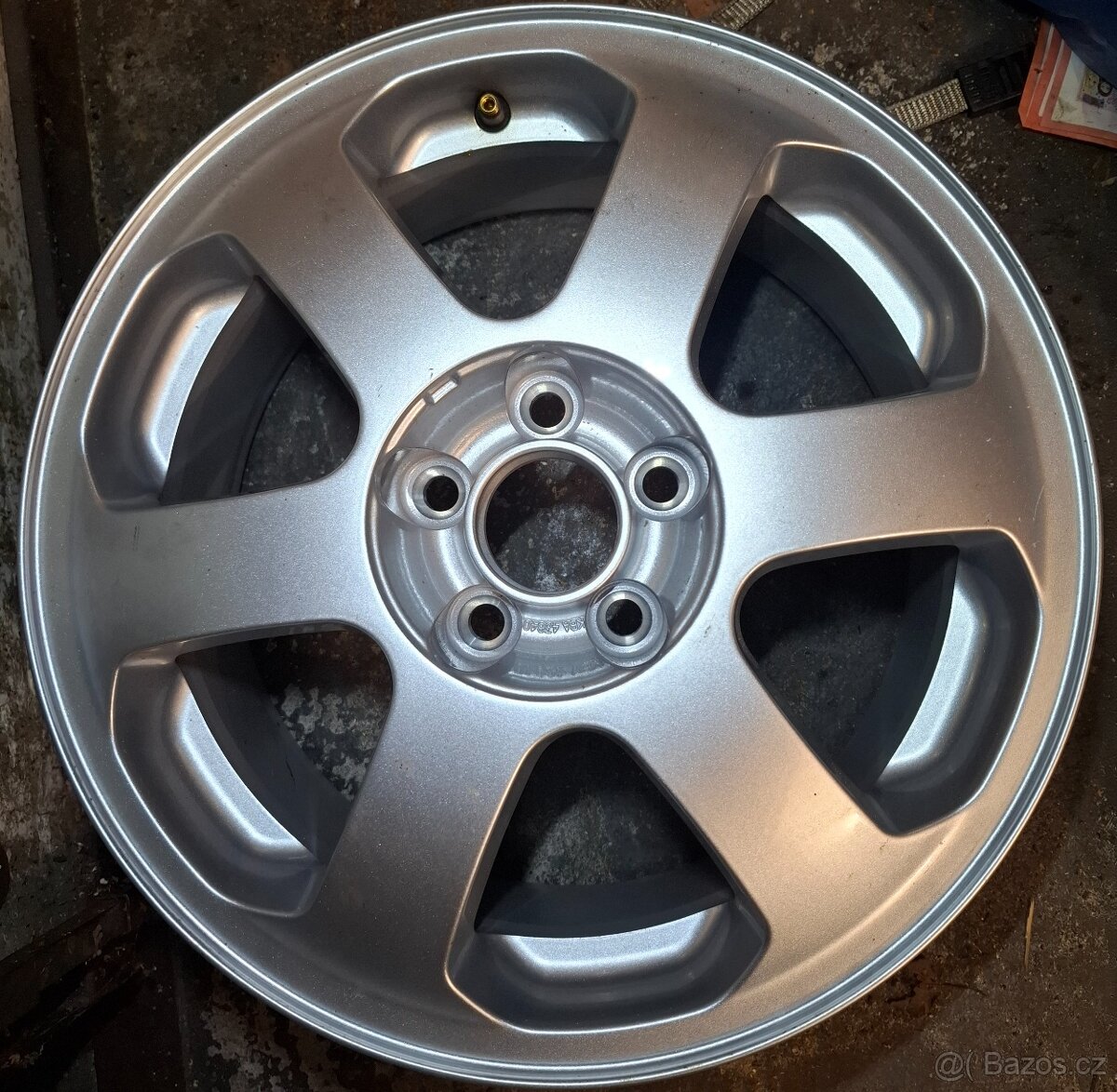 Alu Octavia 1 ELEGANT 6,5x15 5x100 ET43 - Stříbrná