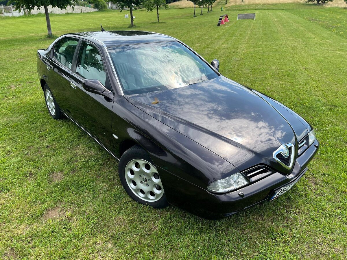 Alfa Romeo 166