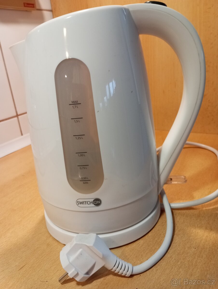 Rychlovarná konvice 1,7l