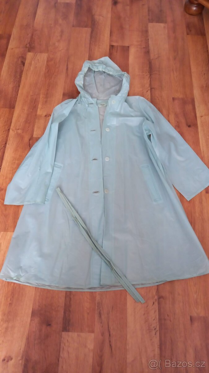 RETRO PLÁŠTĚNKA - FATRA NAPAJEDLA č1