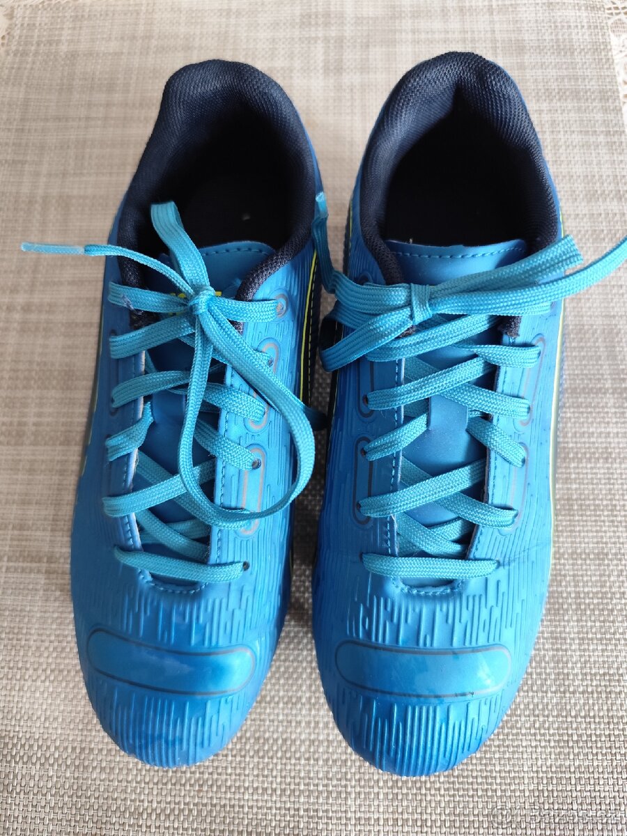 Prodám dětské kopačky č.35