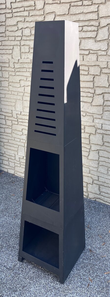 zahradní krb - pyramida