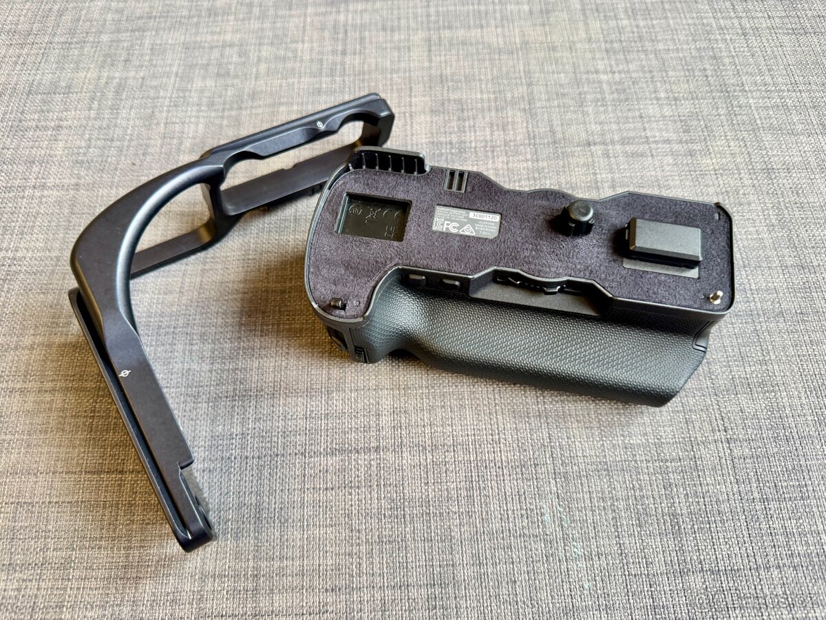 Fuji GFX 100ii Battery Grip + L Plate