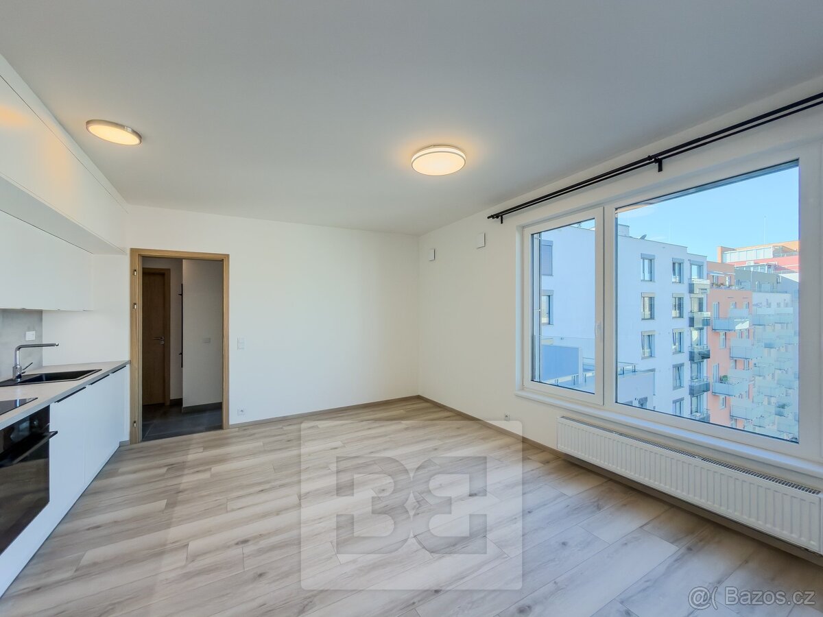 Premium housing in a new building | 2+kk | Parking space | Glass
