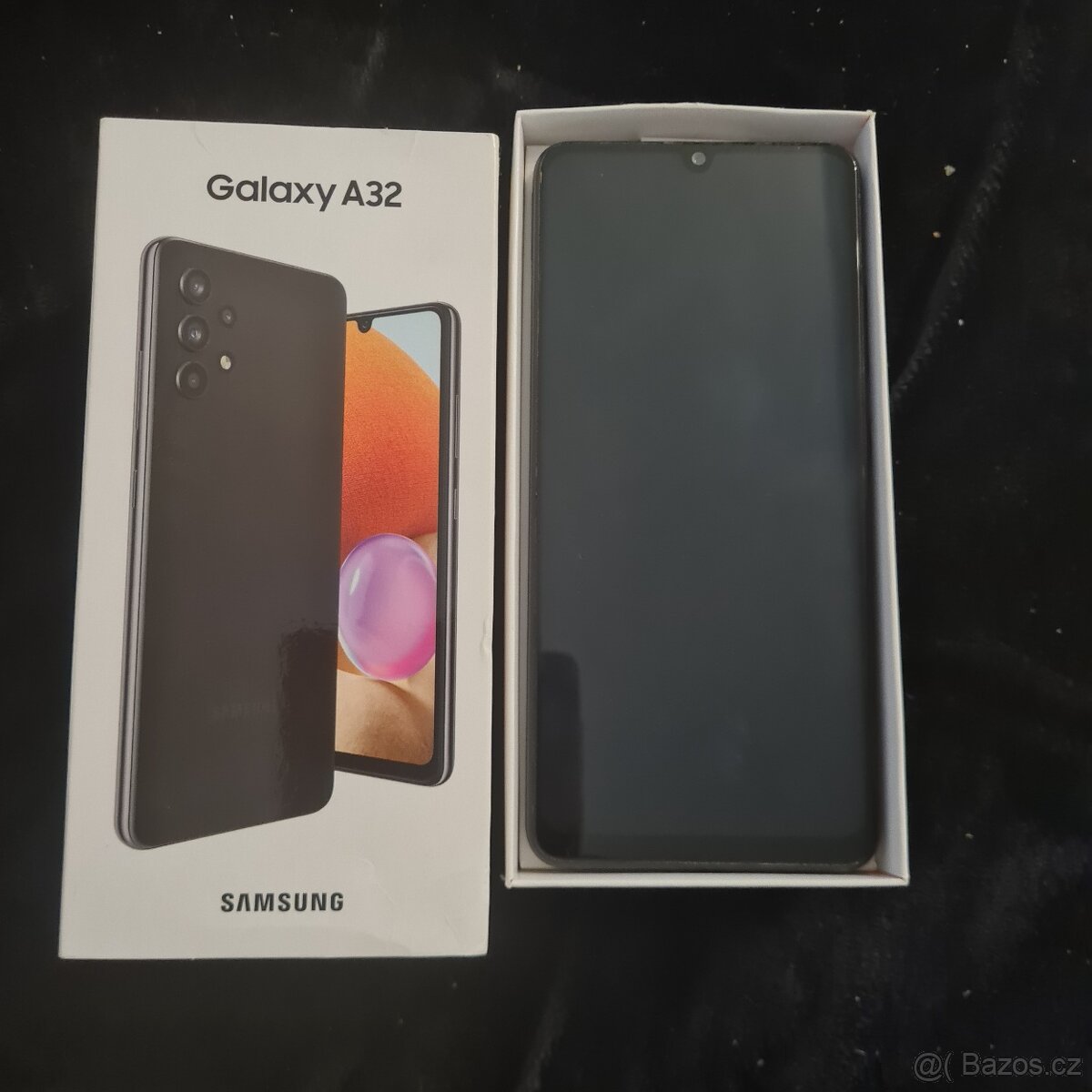 Samsung a32 černá barva málo využívány