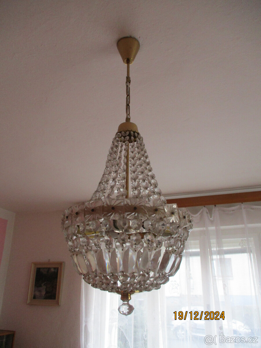 křišťálový lustr