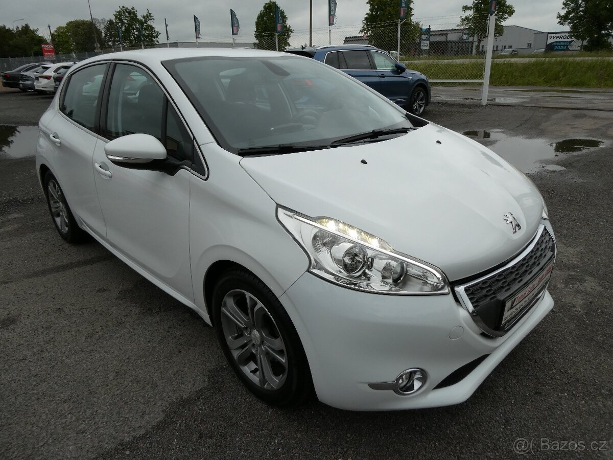 Peugeot 208 1.6i 88kW serviska, 2x kola, klima