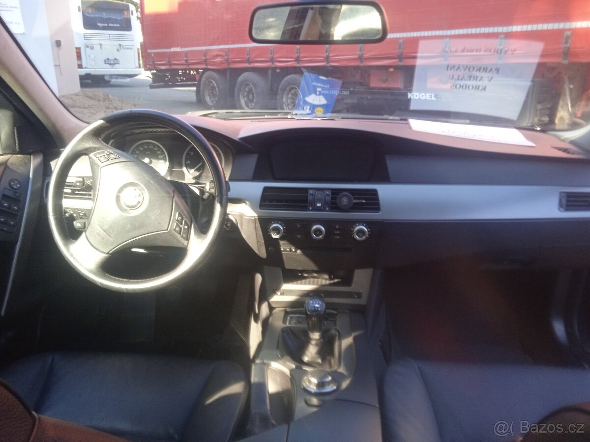 BMW E60 523i