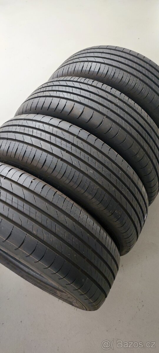 Nové 215/60/17 Goodyear Efficient Grip2 SUV, DOT4623.