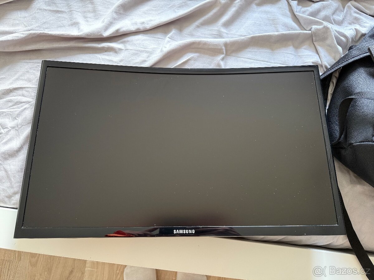 Samsung C24F396FHU – 24" zakřivený monitor, Full HD, bez st
