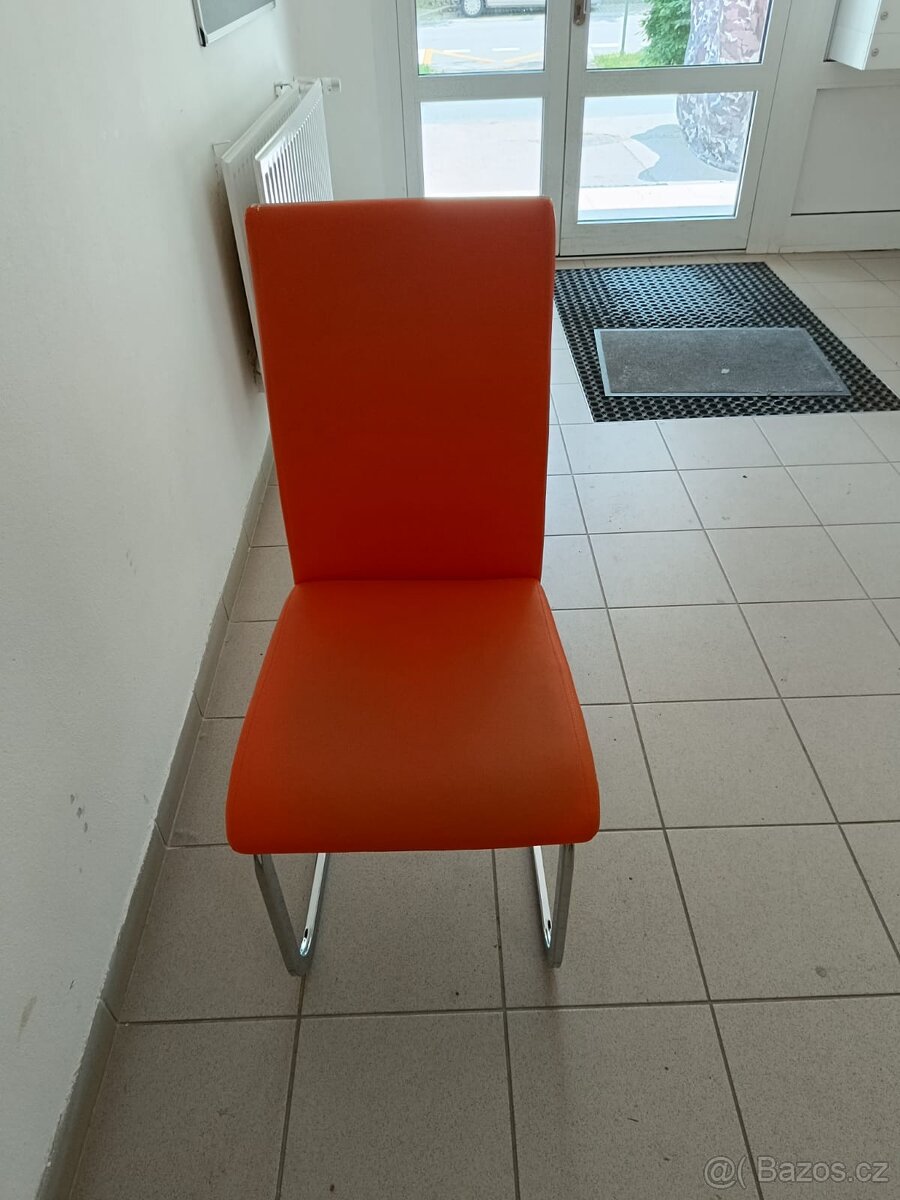 KUCHYŇSKÉ ŽIDLE
