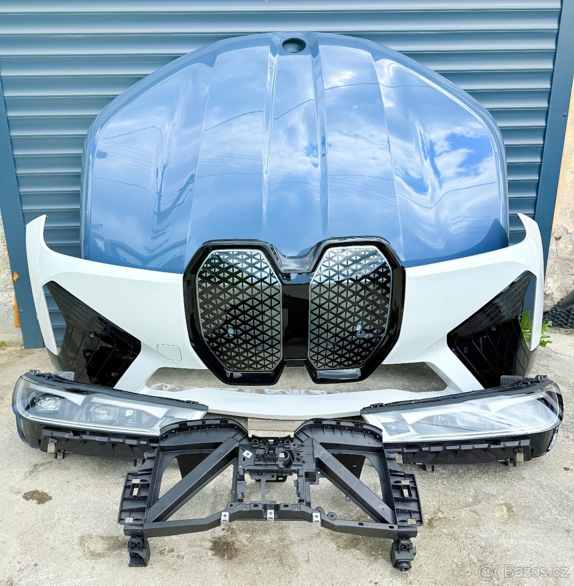 BMW IX světla laser nárazník kapota