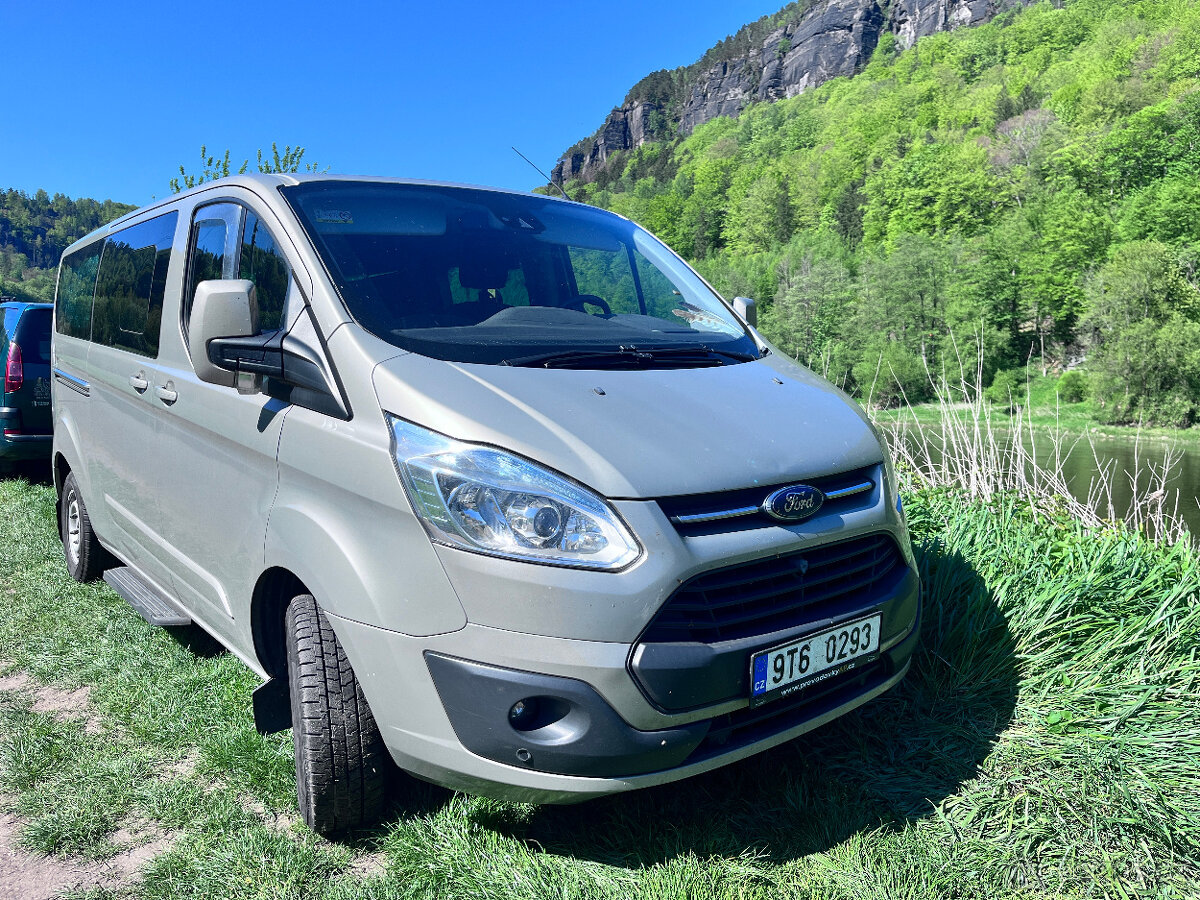 Ford Tourneo Custom, 2,2 TDCi 114kW, L2H1, vestavba na spaní