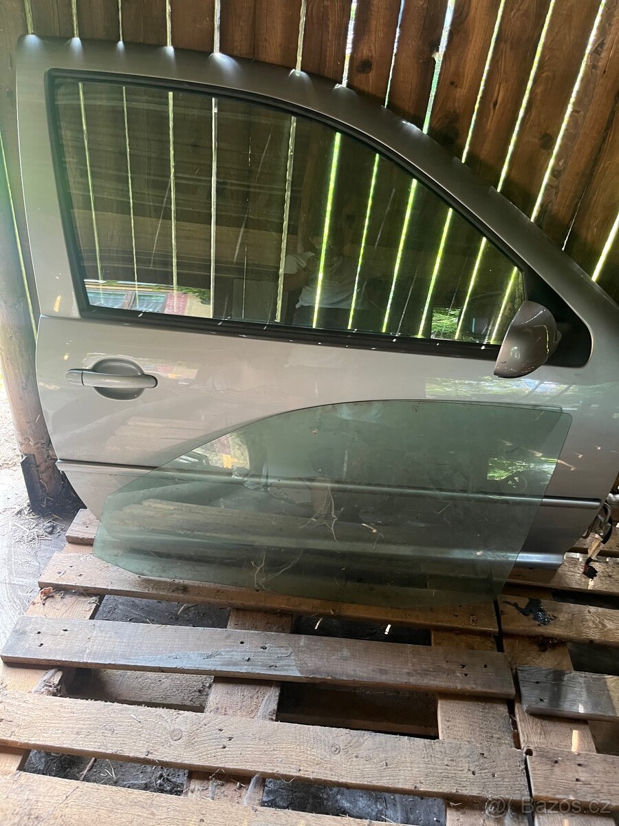 Golf 4 dveře spolujezdec coupe