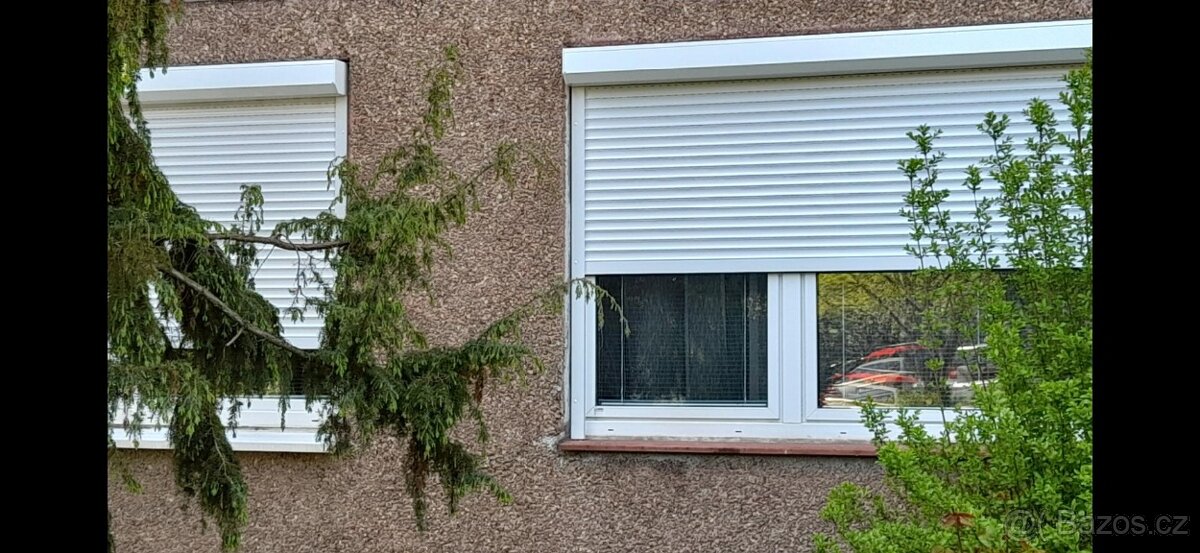 Předokenní rolety
