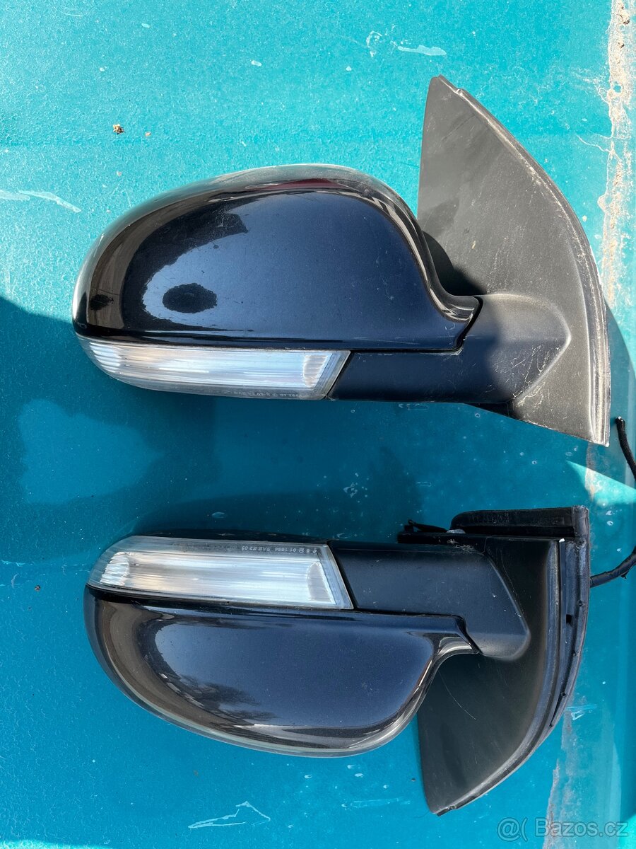 Prodám zpětná zrcátka Volkswagen Golf 5