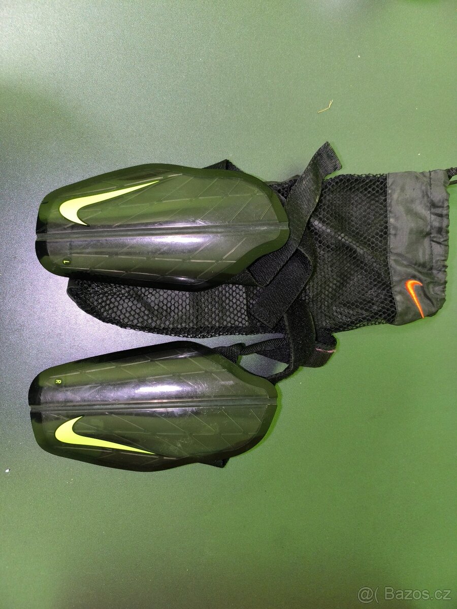 Prodám chrániče Nike