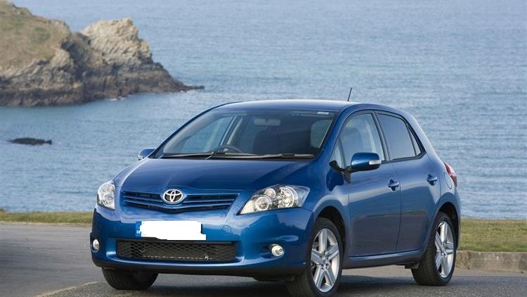 Toyota Auris 1.3 VVT-i, původ ČR 2010, naj. 93 000km