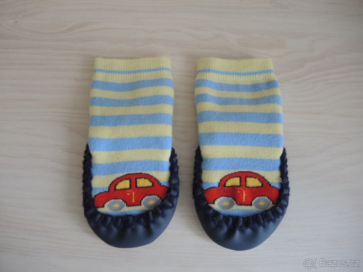 Protiskluzové capáčky s kůží - auto - Playshoes