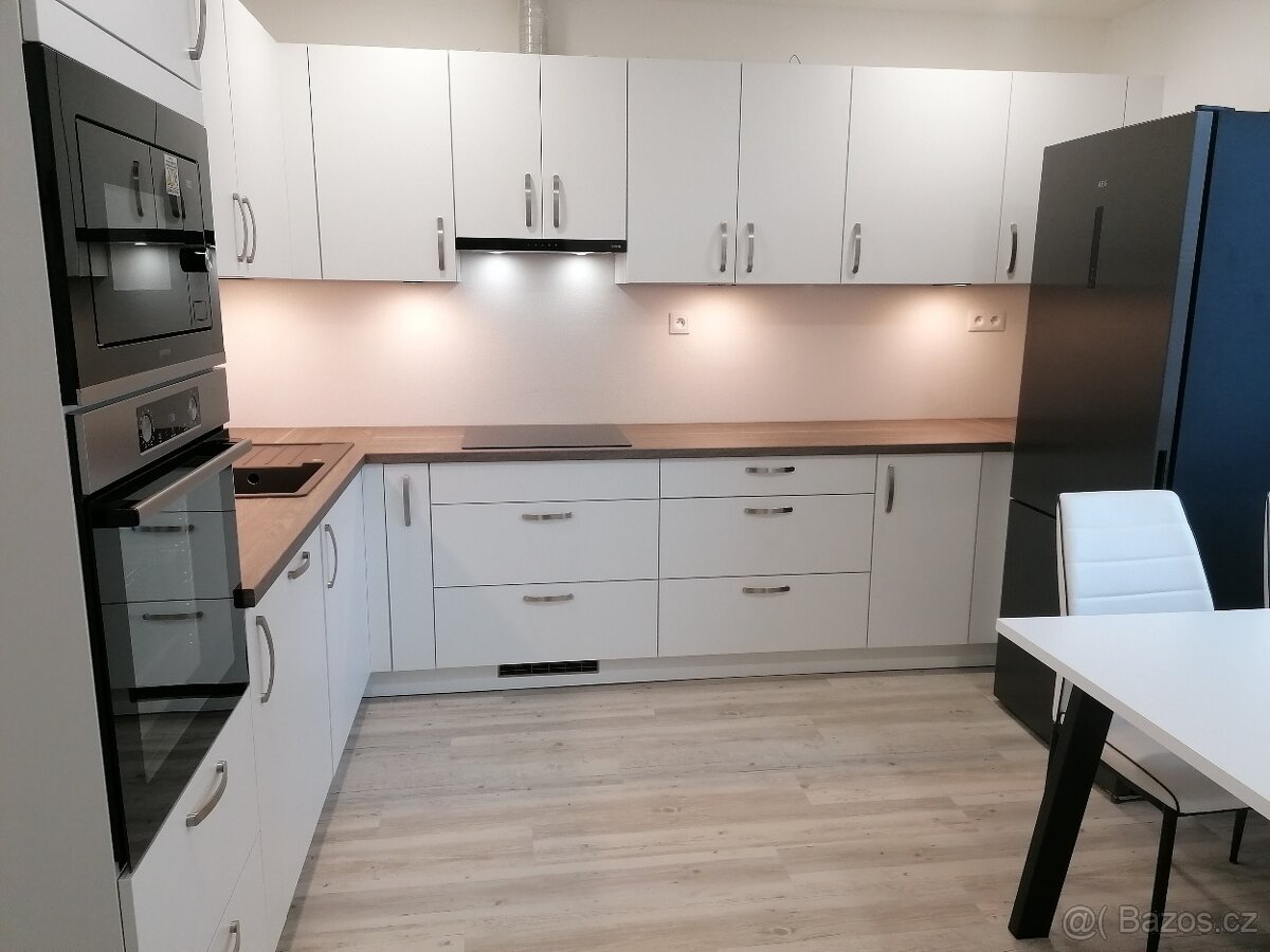 Prostorný byt 4+1 s lodžií- 85m², OV