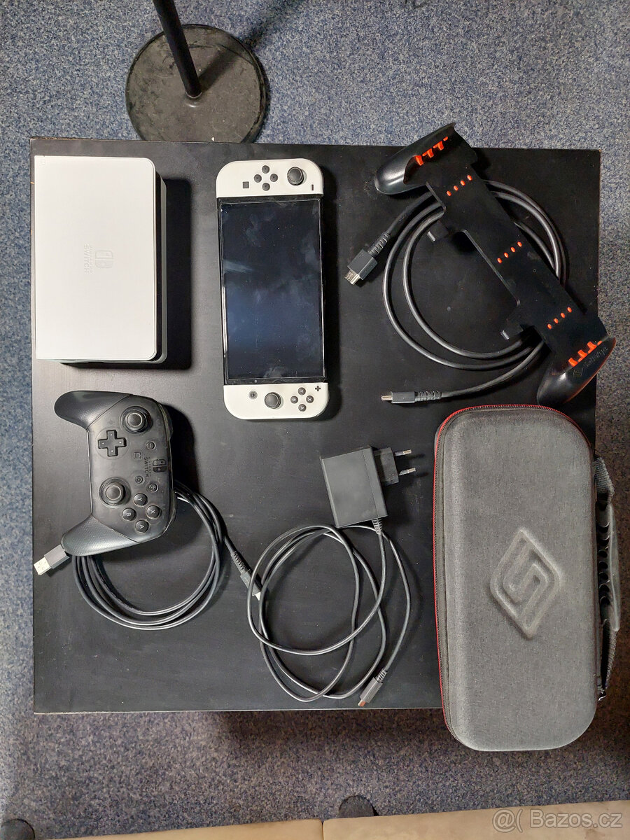 Nintendo Switch OLED, Příslušentví, Hry