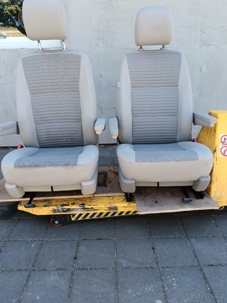 Otočné sedačky vw T5 T6 originál California