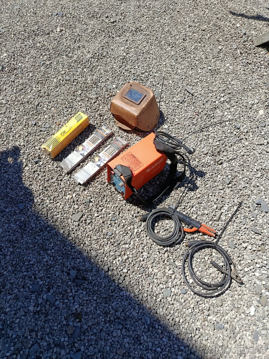 svařovací set – Extol Premium 85A + elektrody + kukla