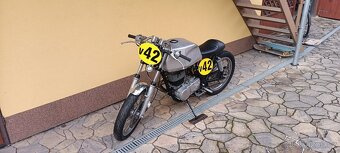 Yamaha SR500