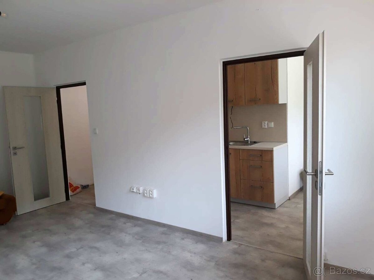 Pronájem 1+1 Volary na Šumavě, Sídl. Míru - bezbariérový