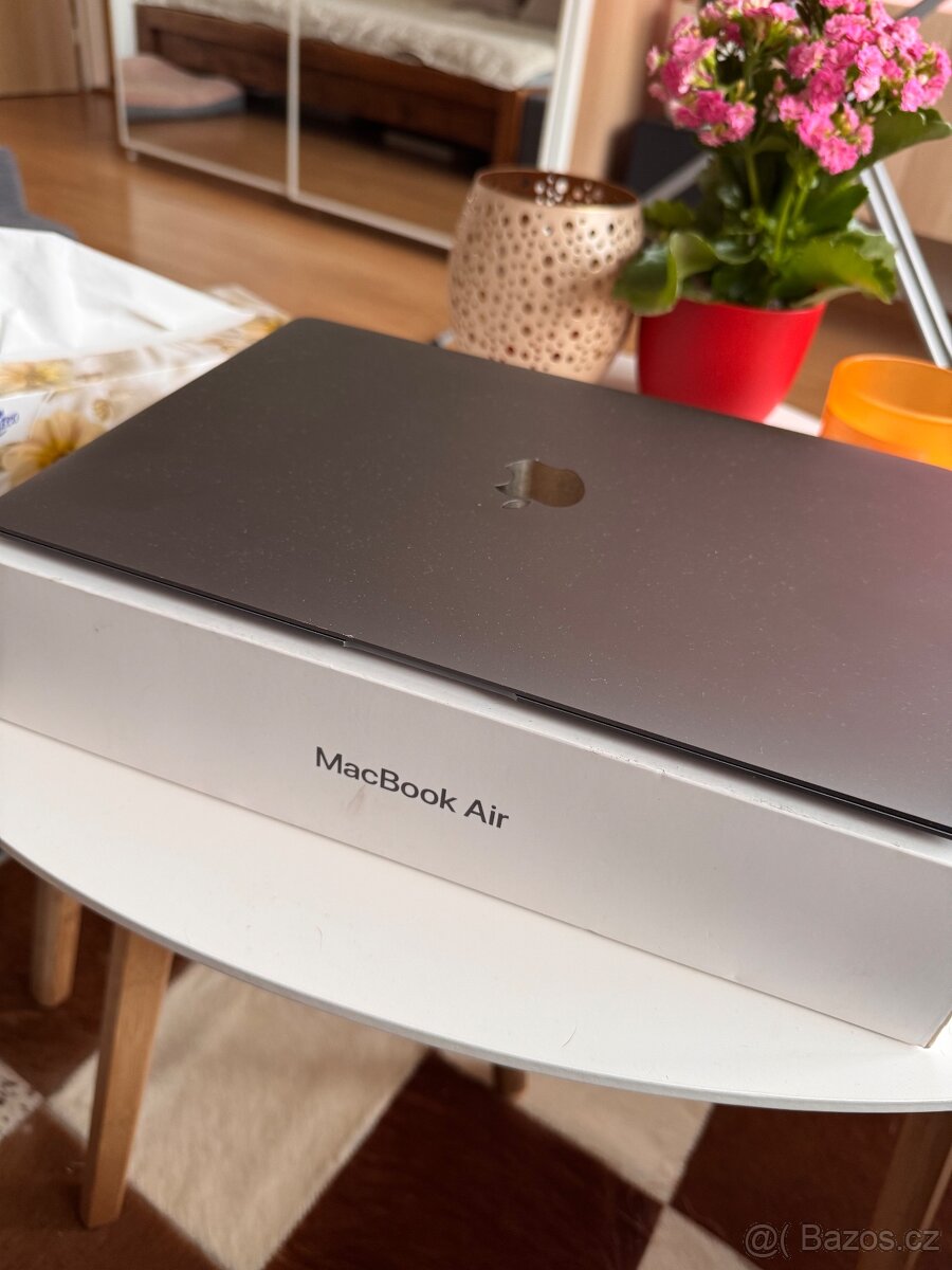 Apple macbook 2019 13’