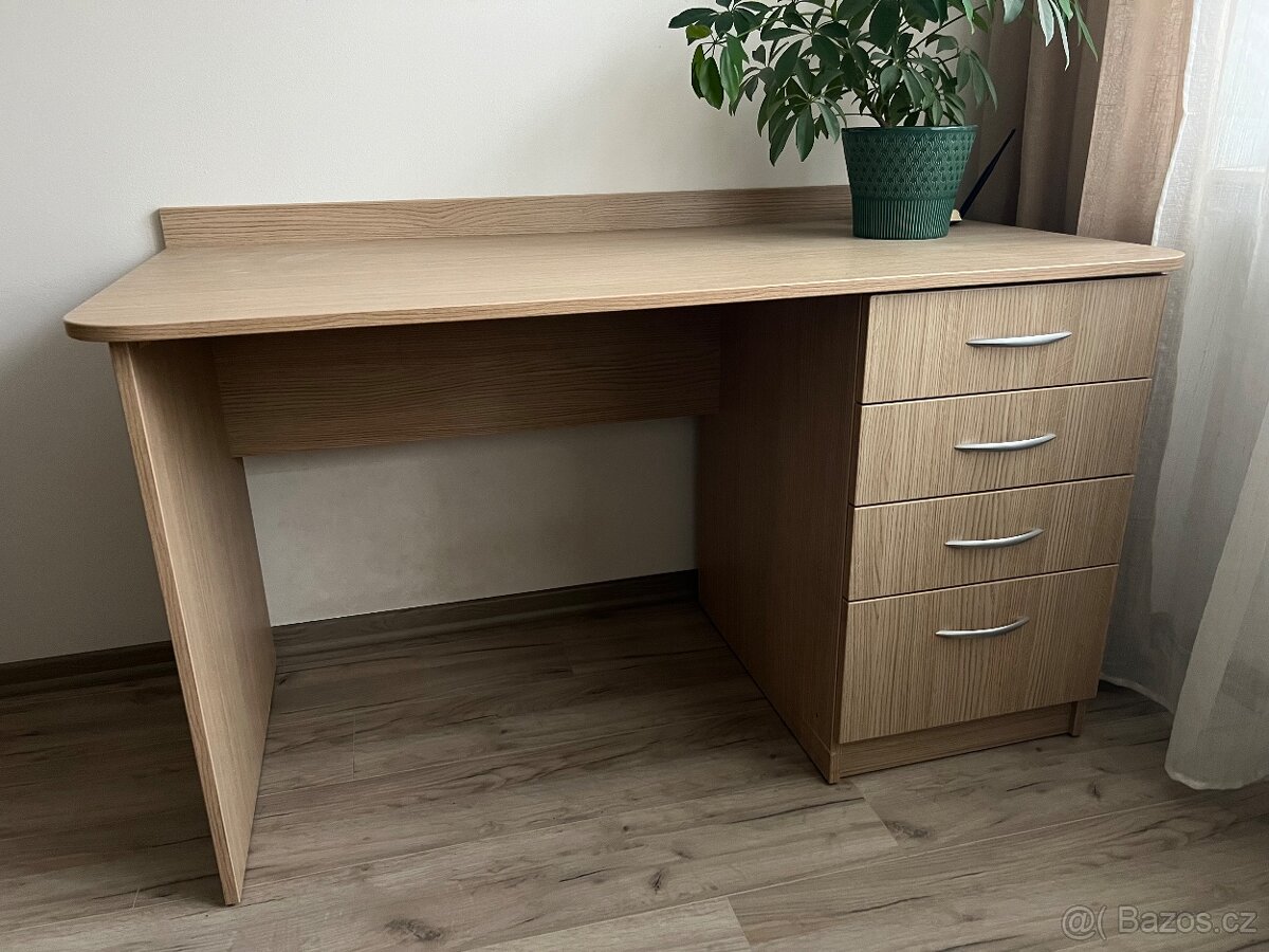 Psací stůl