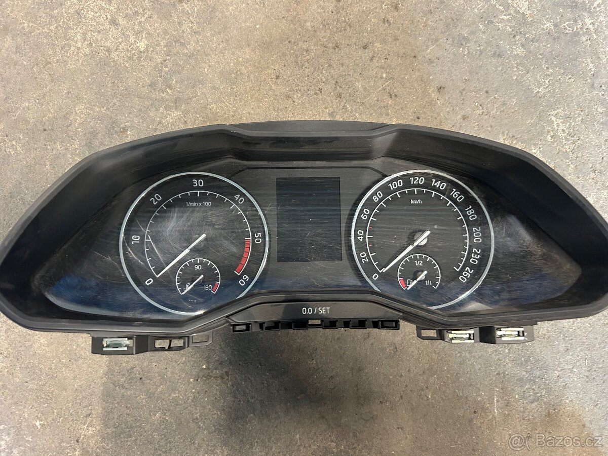 Budíky,Přístrojová deska Škoda Superb 3