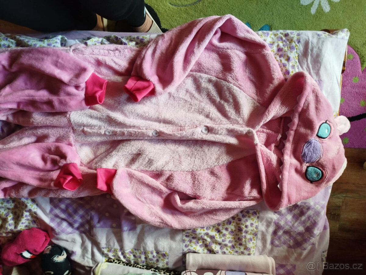 Mix oblečení 9-11 let