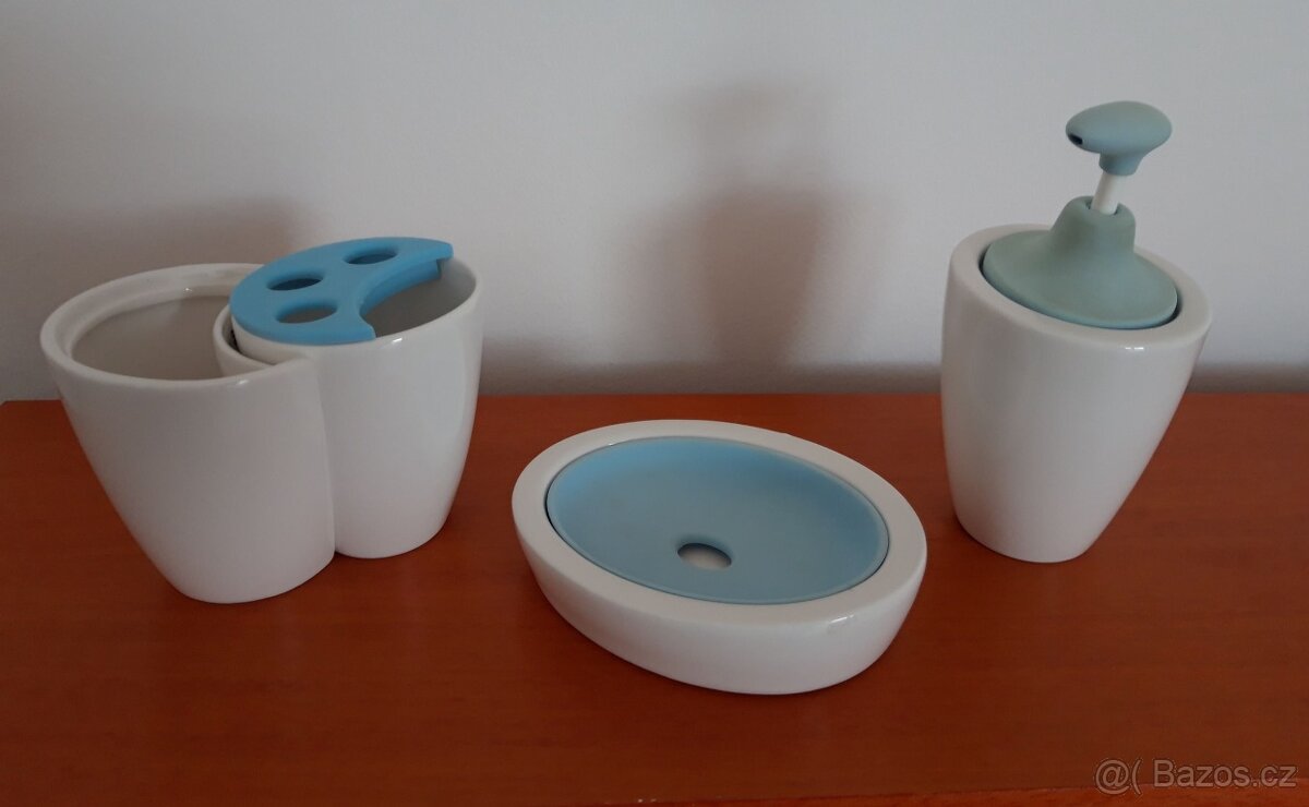 Prodám keramickou koupelnovou sadu