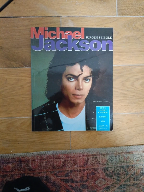 Michael Jackson edice hvězdy na pódiu