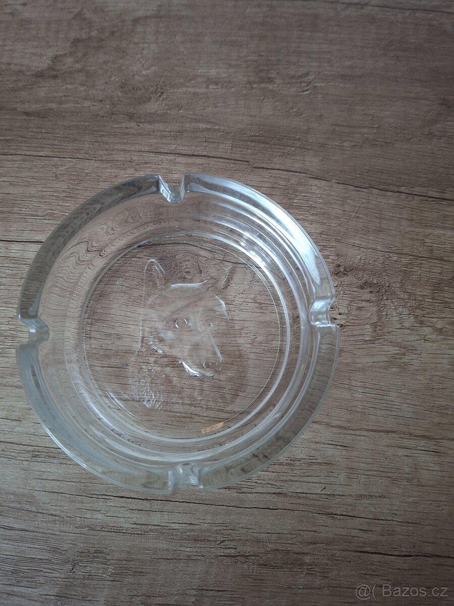 Vlk / sklo  / popelník