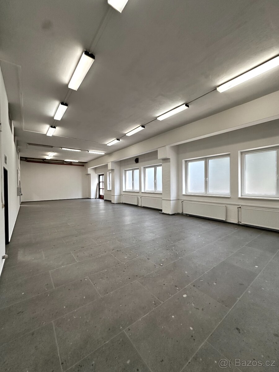 Kancelářské a skladovací prostory se zázemím
