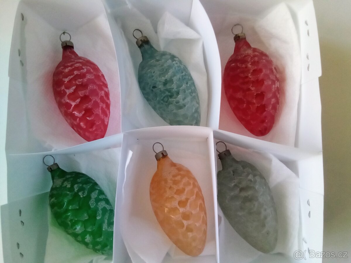 Staré, vánoční ozdoby - šišky