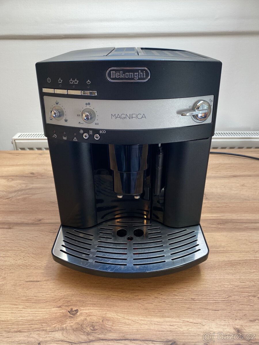 Kávovar Delonghi Magnifica
