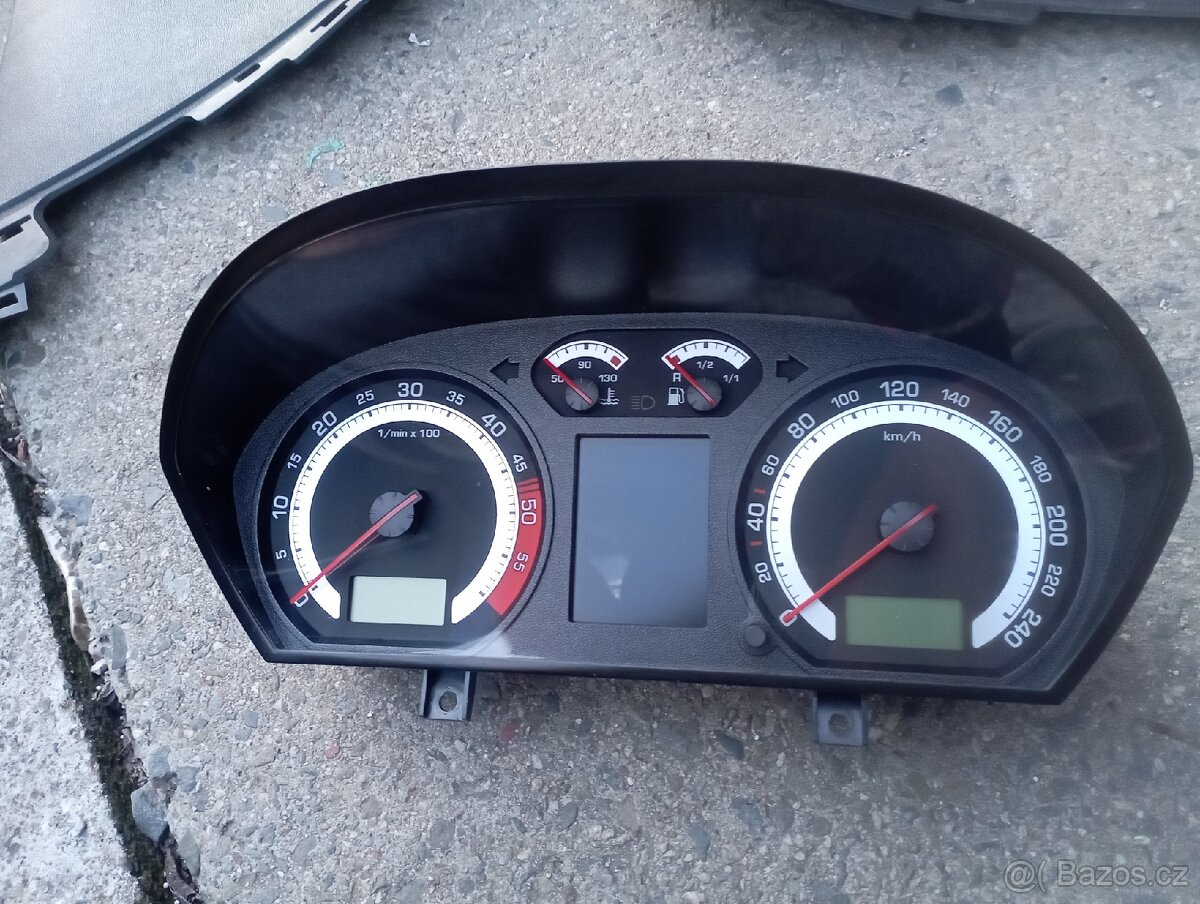 Škoda Fabia 1 RS budíky