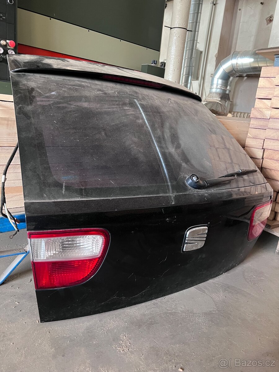 Seat Leon zadní dveře