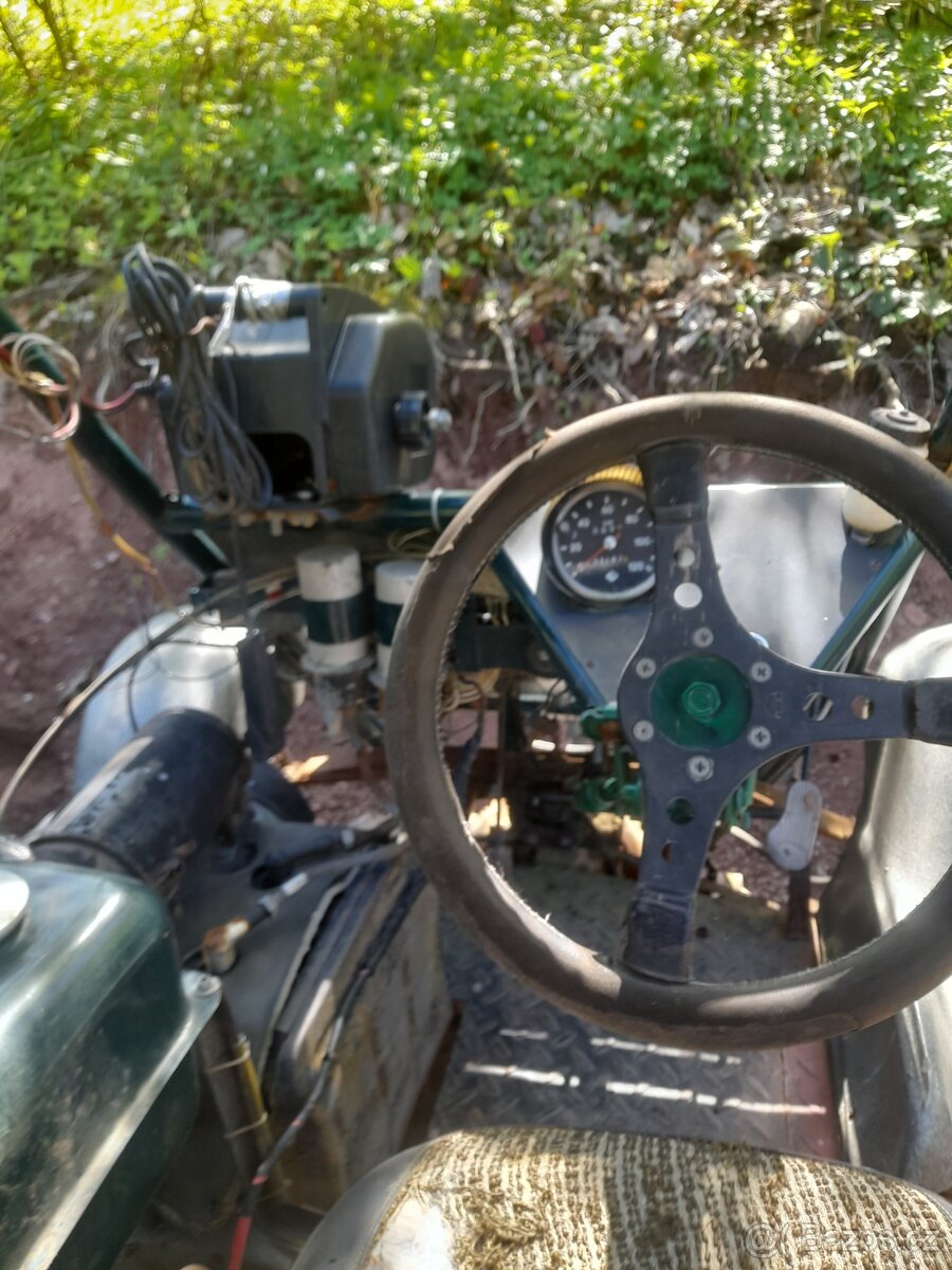 Bugina, malotraktor. Dělník do lesa, nebo skvělá zábava