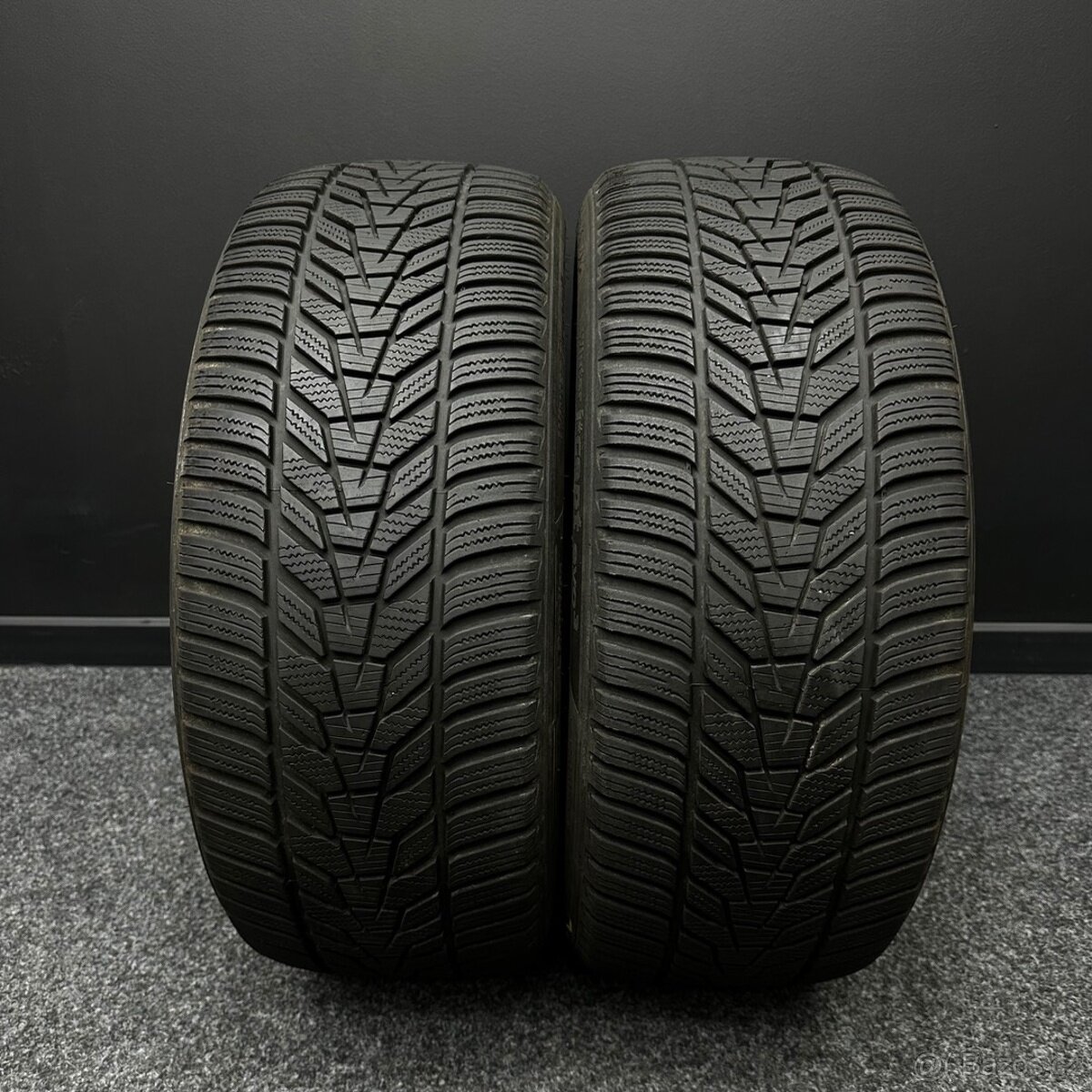 2ks pneu Hankook 235/45/19 99V