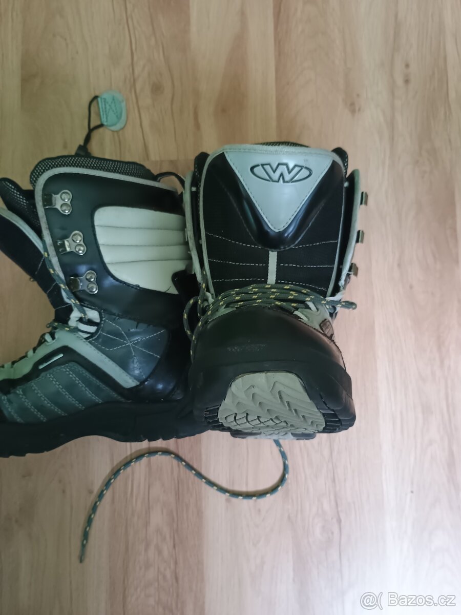 Boty na snowboard
