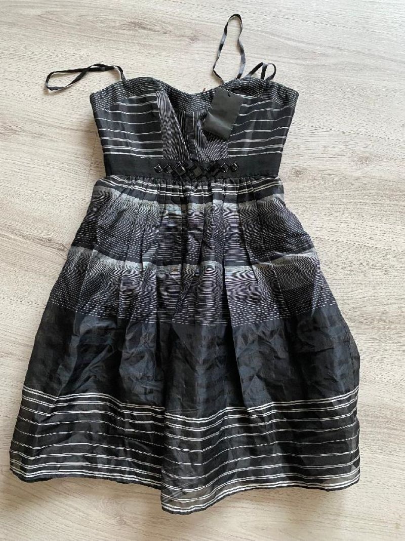 Luxusní nové šaty BCBG velikost 36/38/S/M