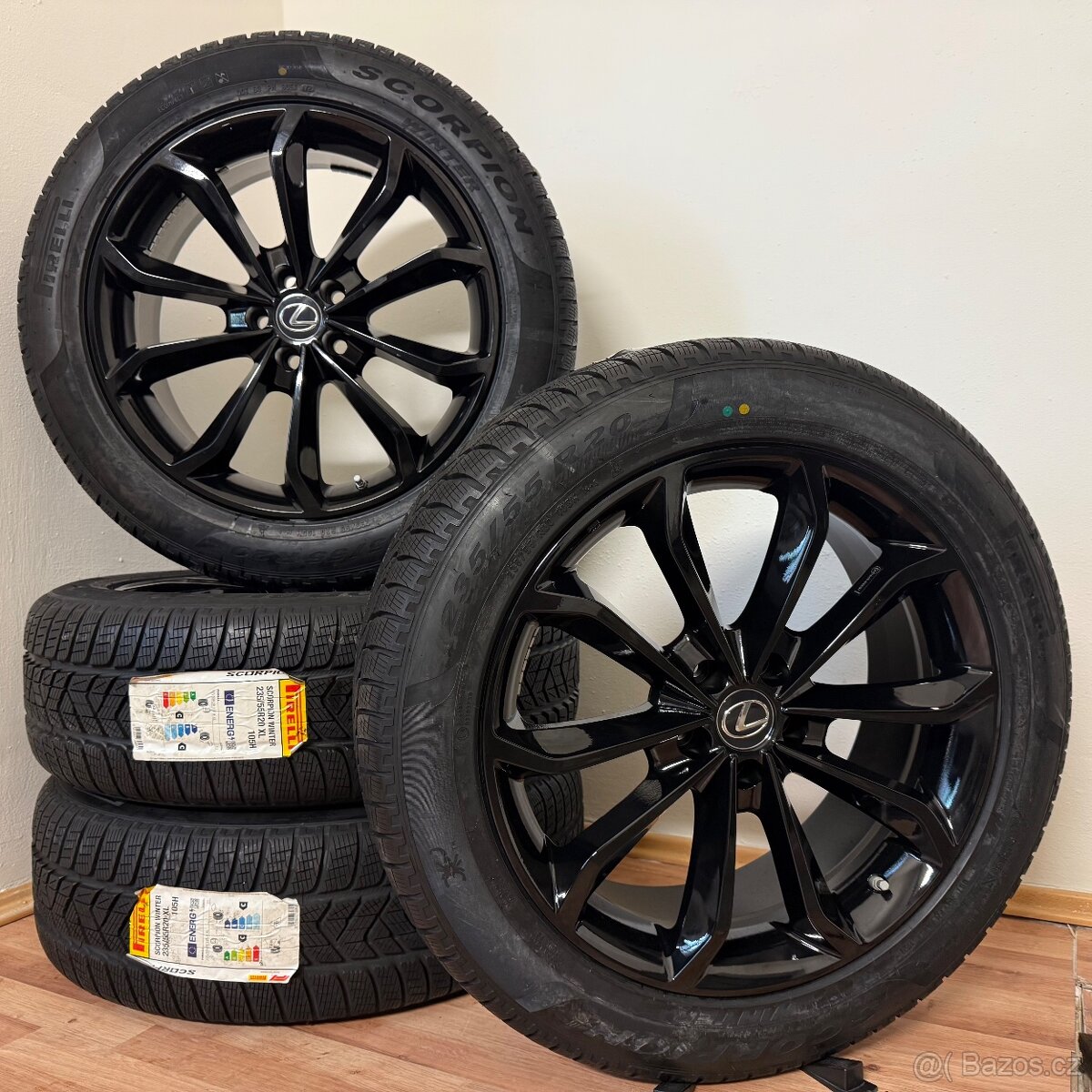 NOVÁ TOYOTA/LEXUS 5x114,3 R20 ET30+ZIMNÍ 235/55R20 BLACK