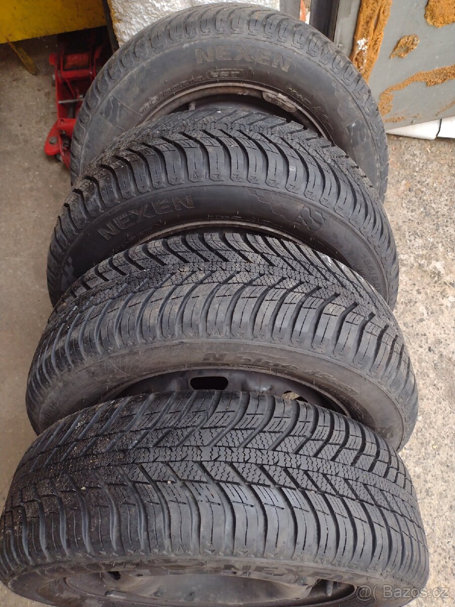 Škoda Fabia pneu 185/60 R14 Nexen Nblue 4season disky 5x100