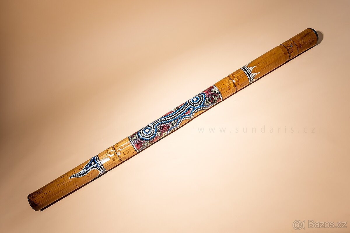 Didgeridoo bambus 120 cm – ručně vyřezávané, barevné zdobení