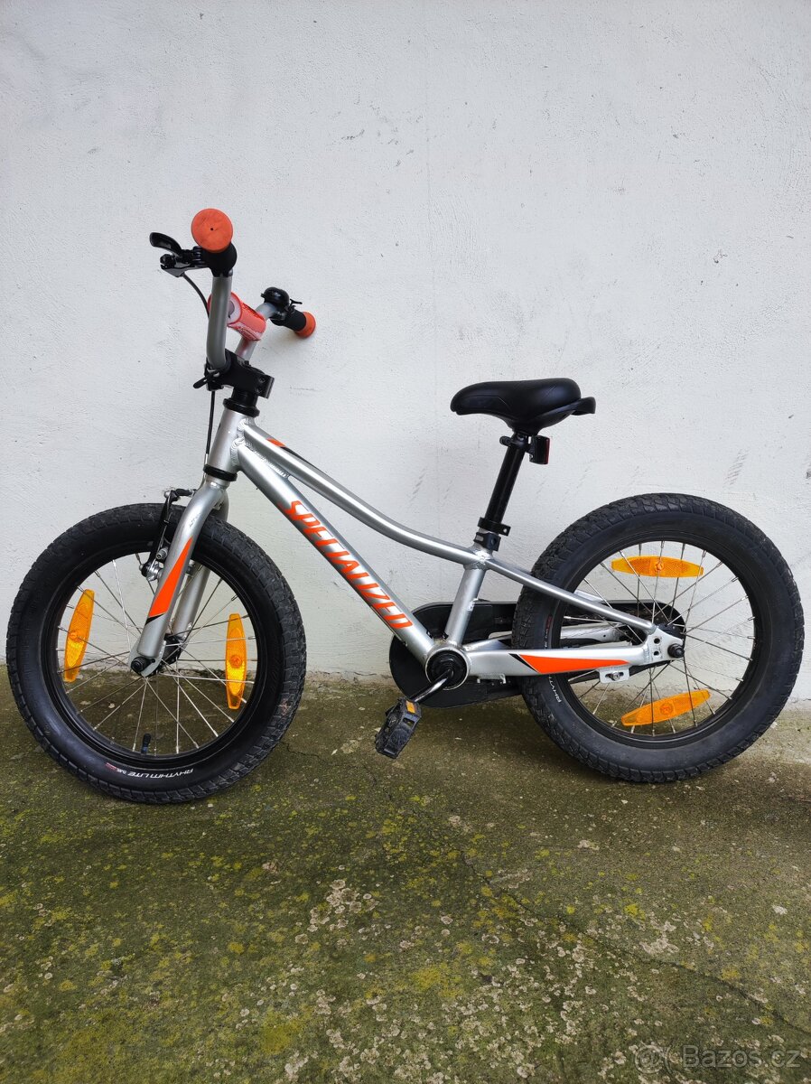Dětské kolo Specialized + přídavná kolečka