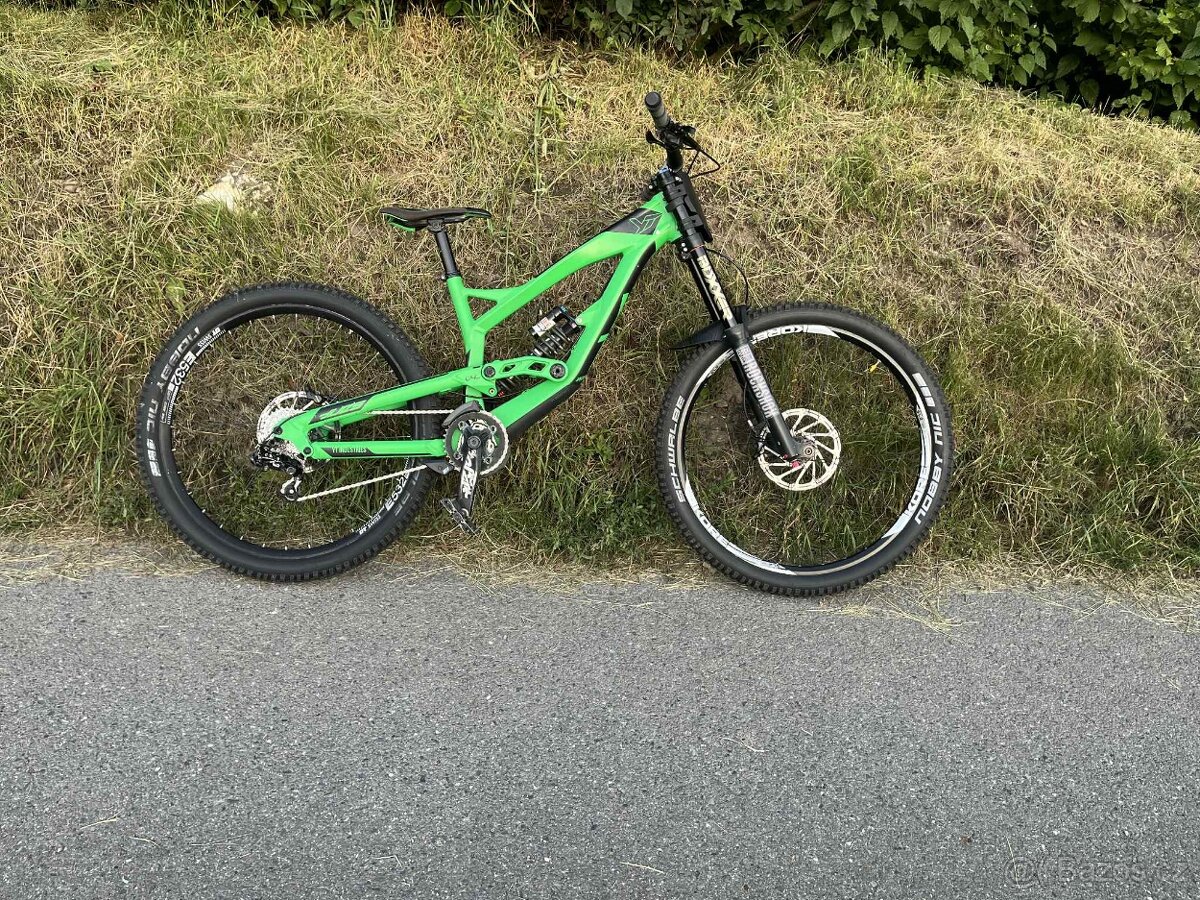 YT Tues 2017 celoodpružený bike “celopéro”